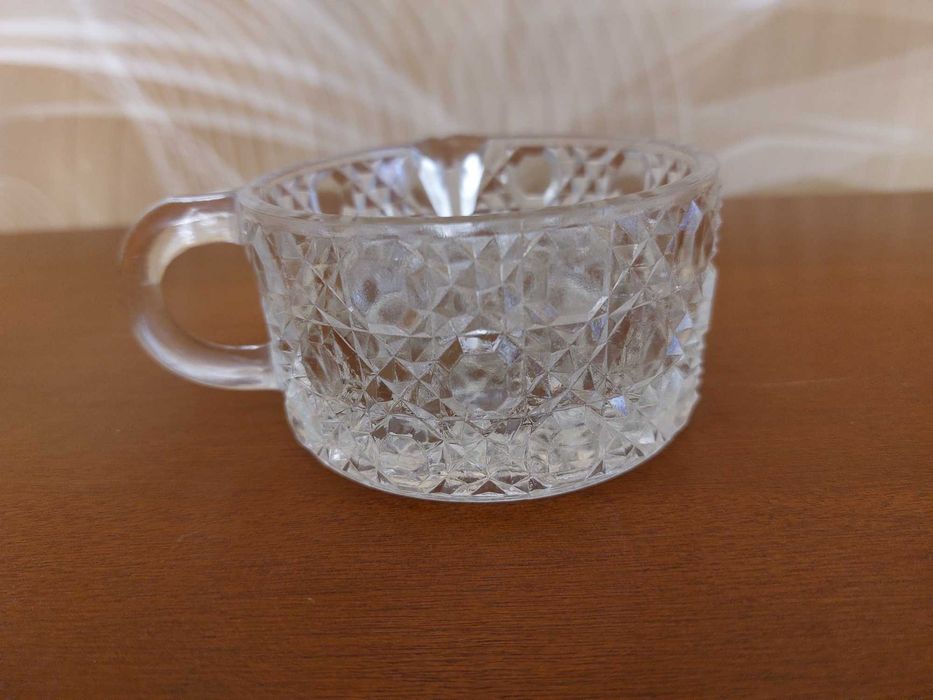 Dzbaneczek kubeczek z uszkiem kryształ