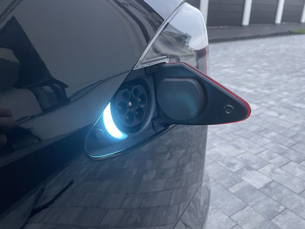 Tesla Model S 75D 2018 intel