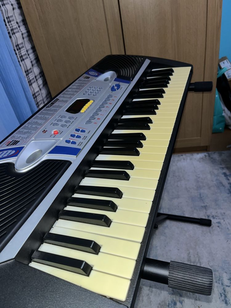 Piano Eletrónico