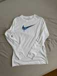 the nike tee m size