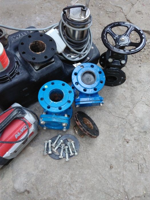 Продаётся клапан обратный, фланцевый ДН 80 с резиновым затвором.