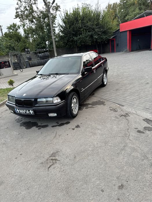 Продам БМВ 3 серія 2,0 мотр м52