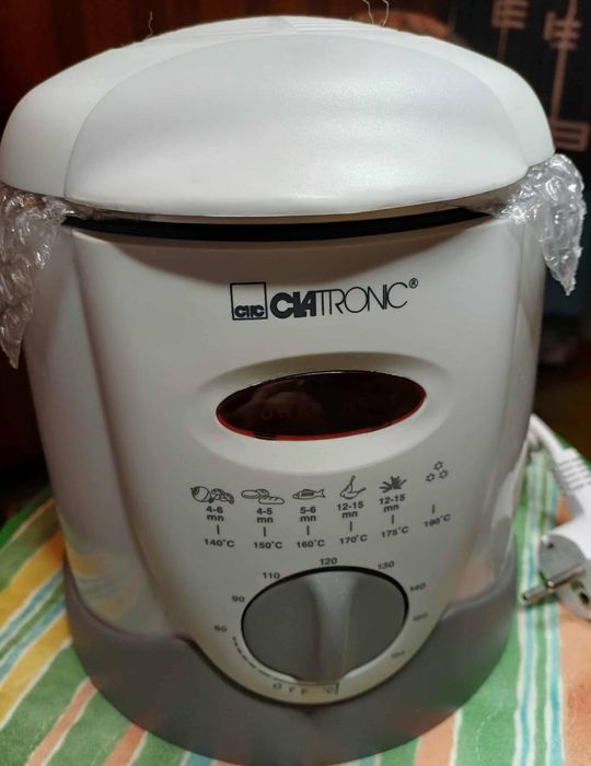 Фритюрниця та фондюшниця Clatronic FFR 291