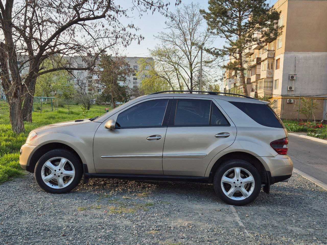 Mercedes-Benz ML350