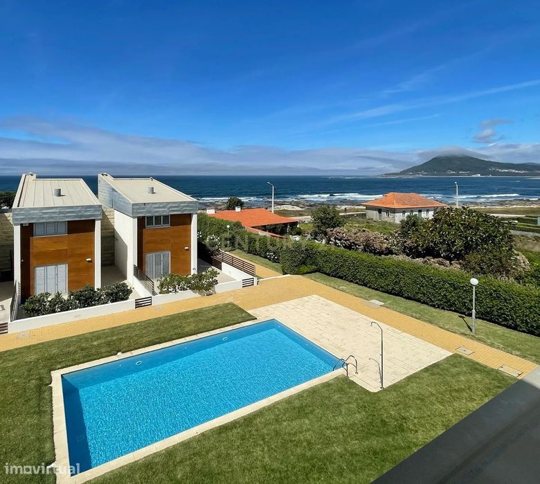 Moradia moderna com vista mar na praia de Moledo