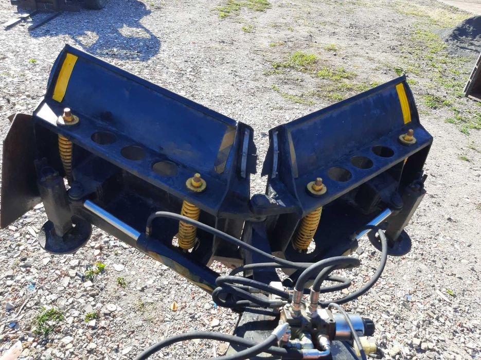 PŁUG DO ŚNIEGU - 220cm - podwójna regulacja hydrauliczna - spych 2.2m