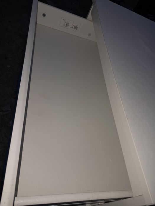 Comoda branxa cinco gavetas