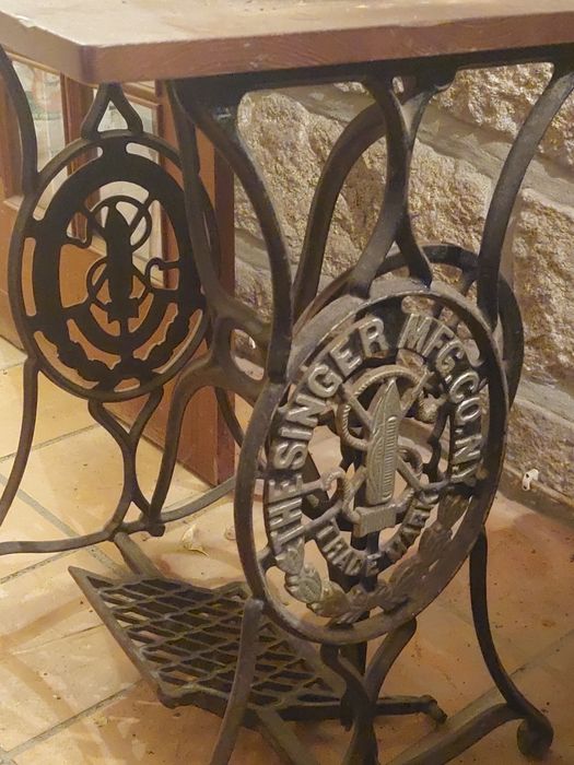 Máquina de costura antiga - Singer