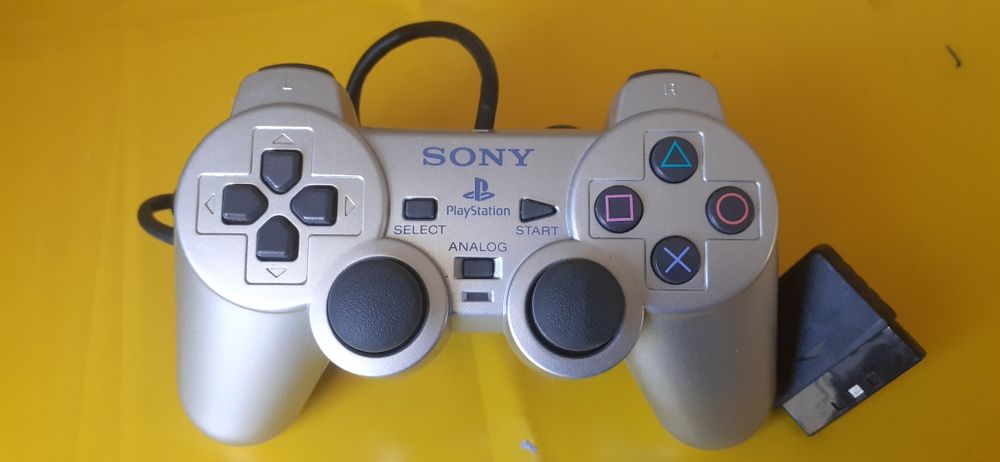 Comando ps2 silver em muito bom estado