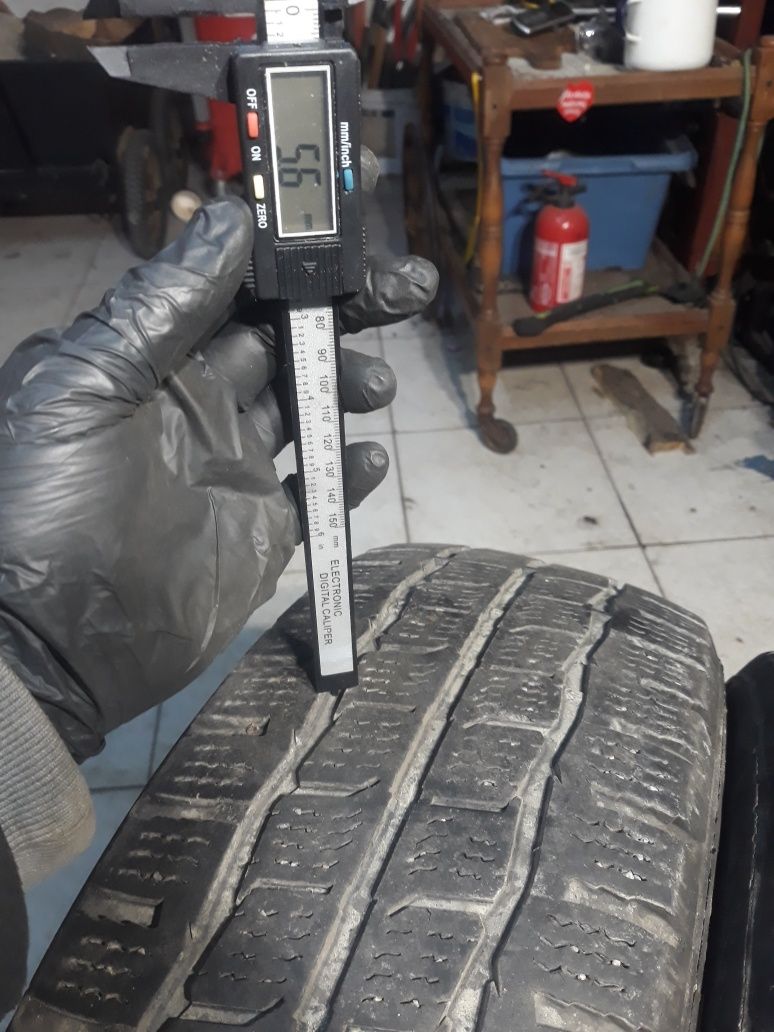 2 Opony zimowe 215/65r16C KUMHO