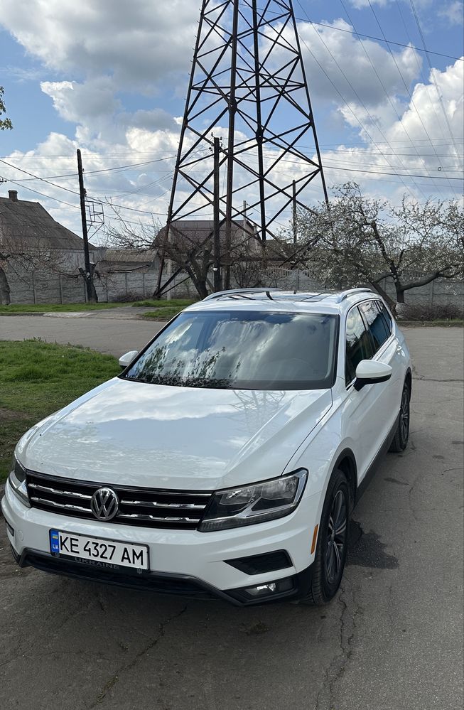 Volkswagen Tiguan SEL 2018 White 2.0L
