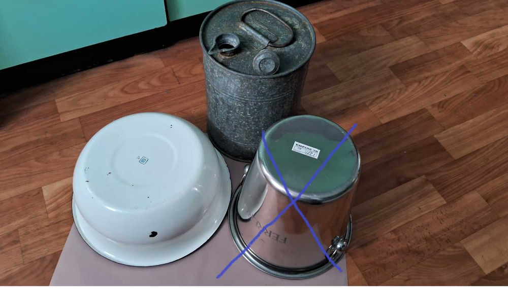 Кухонная утварь для хозяйственных нужд