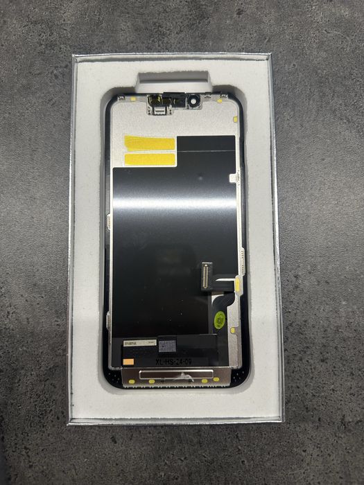 Wyświetlacze iPhone 8 - iPhone 14 pro max montaż