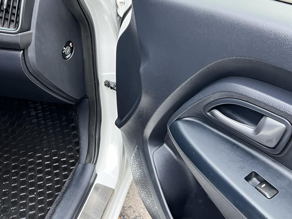 Поодам надійне авто. Ціна шара