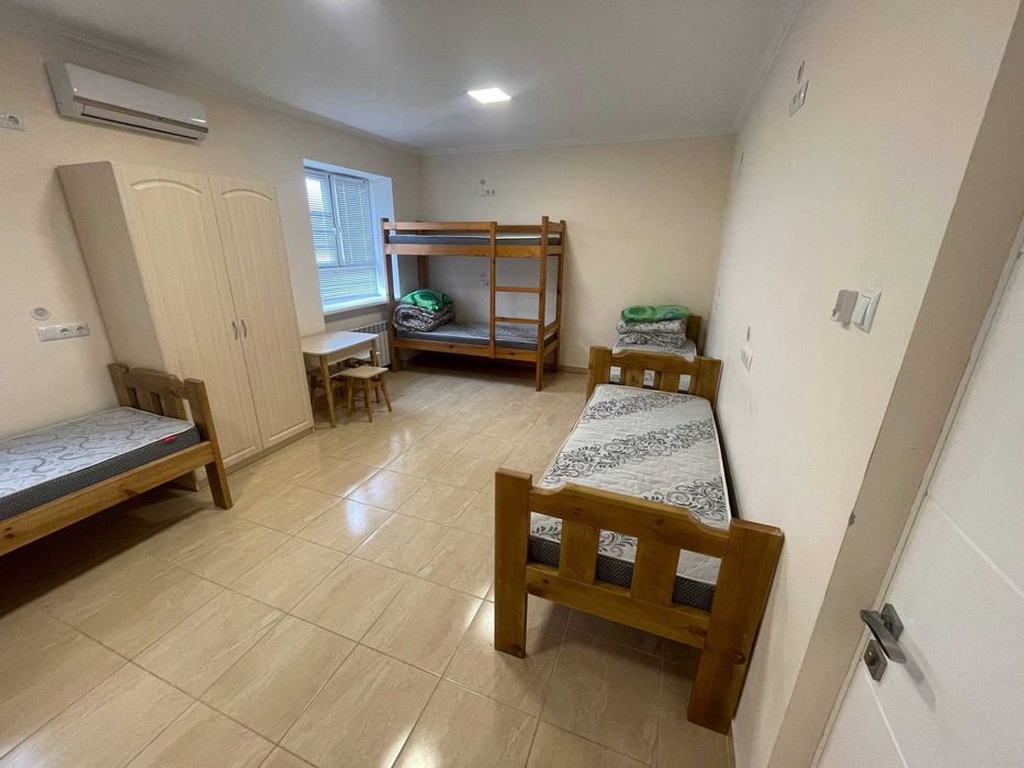 Здаються кімнати в будинку подобово