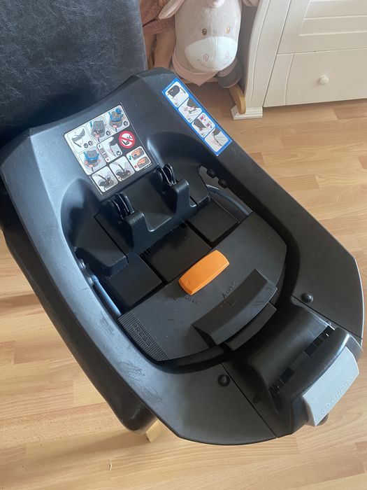 Автокрісло Cybex Aton Universal разом з базою Іsofix