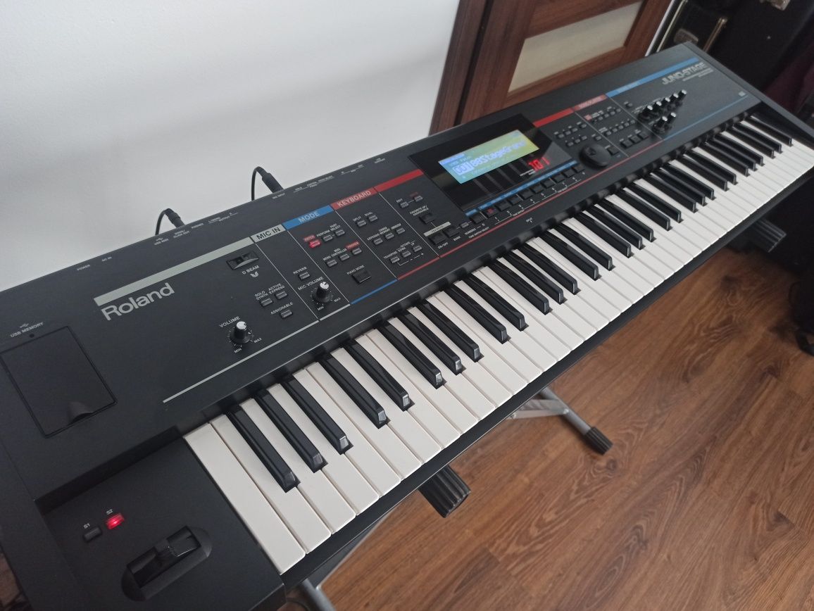 Roland Juno Stage 76