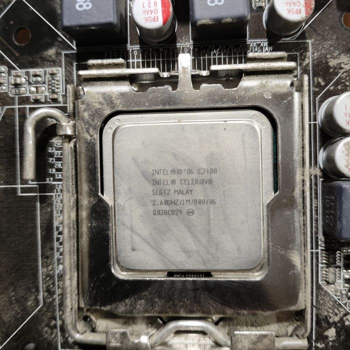 Материнська плата Asus P5KPL-AM IM/ROEM/SI з процесом Intel Celeron