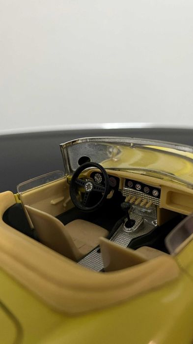 Burago Jaguar E Cabriolet 1/18