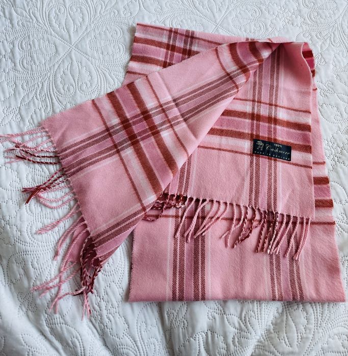 Piękny szal kaszmirow 100% kaszmir krata pastelowy róż Made in England