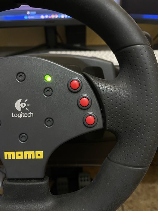 Игровой руль Logitech momo racing PC / PS