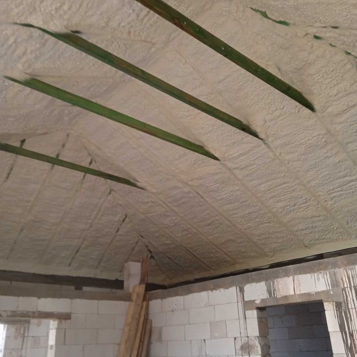 Ocieplanie pianką pur poddasza ocieplenia pianą izolacja darmowa wycen