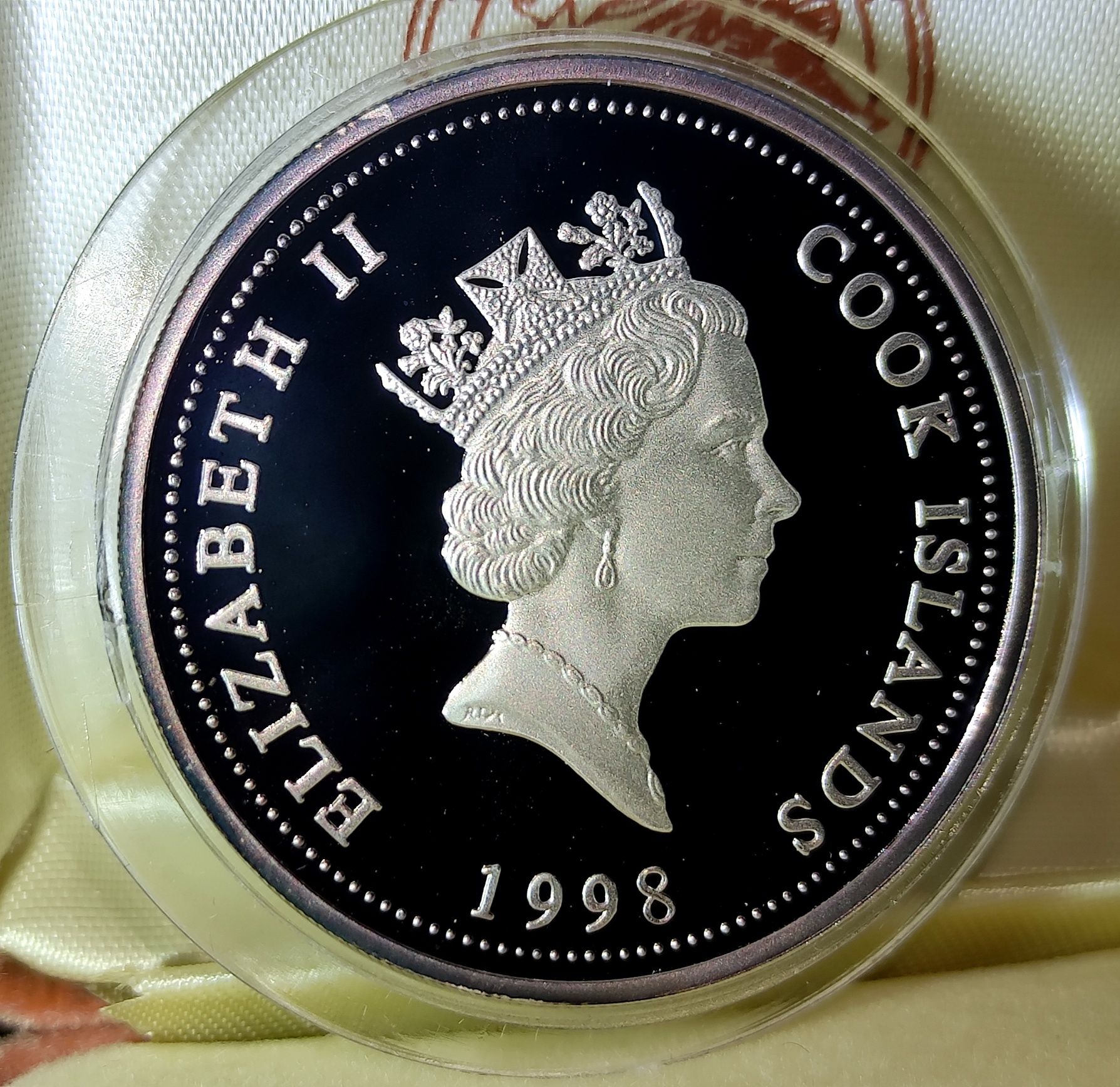 Серебряная монета Летучая мышь 1 доллар 1998 Острова Кука 31 грамм 999