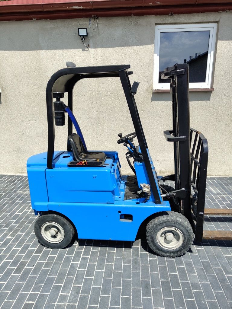 Wózek widłowy Clark zamiana na auto motocykl