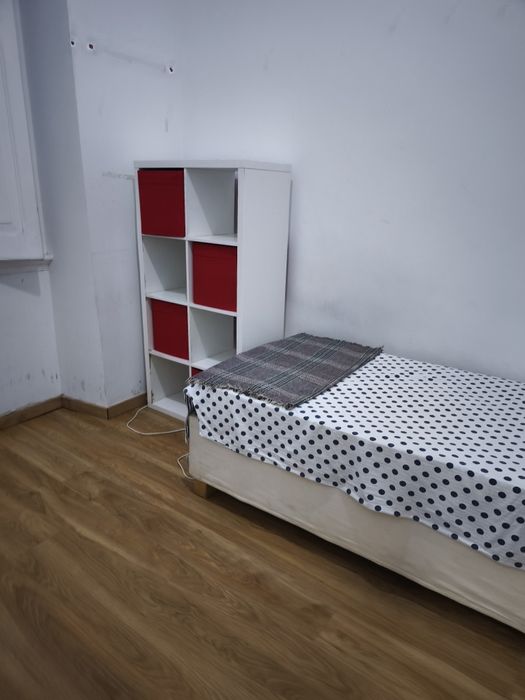 Quarto solteiro mobiliado