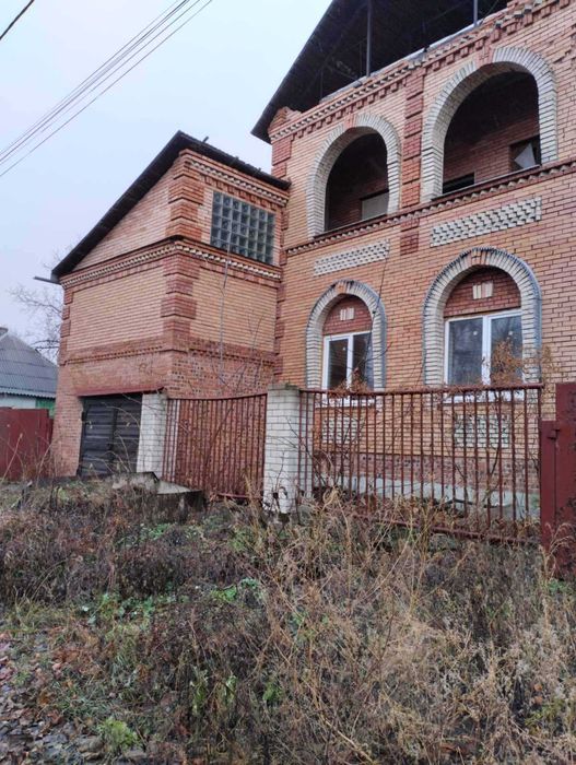Продам 2 этажный дом .Район Северный.