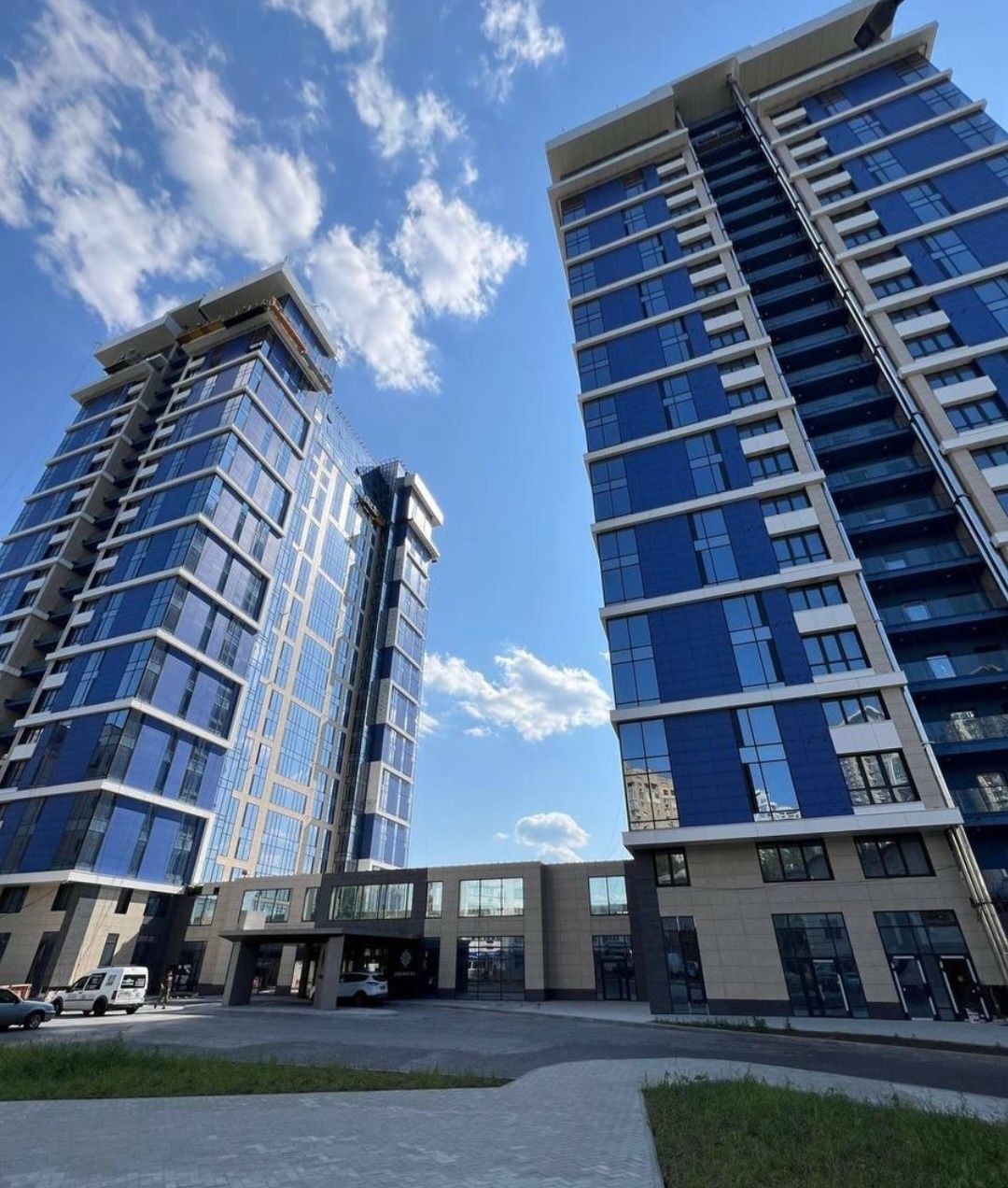 Продам 3-х комнатную квартиру 90,6м.кв.Жк Эдельвейс.Ул. Зверинецкая 72