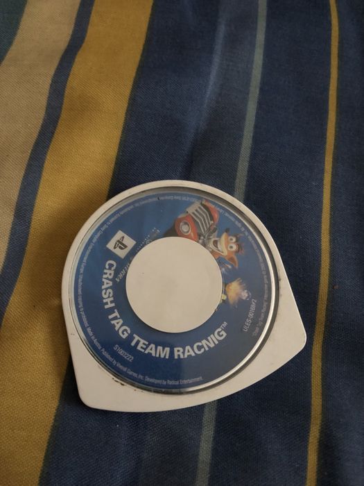 Jogo psp crash tag team racing