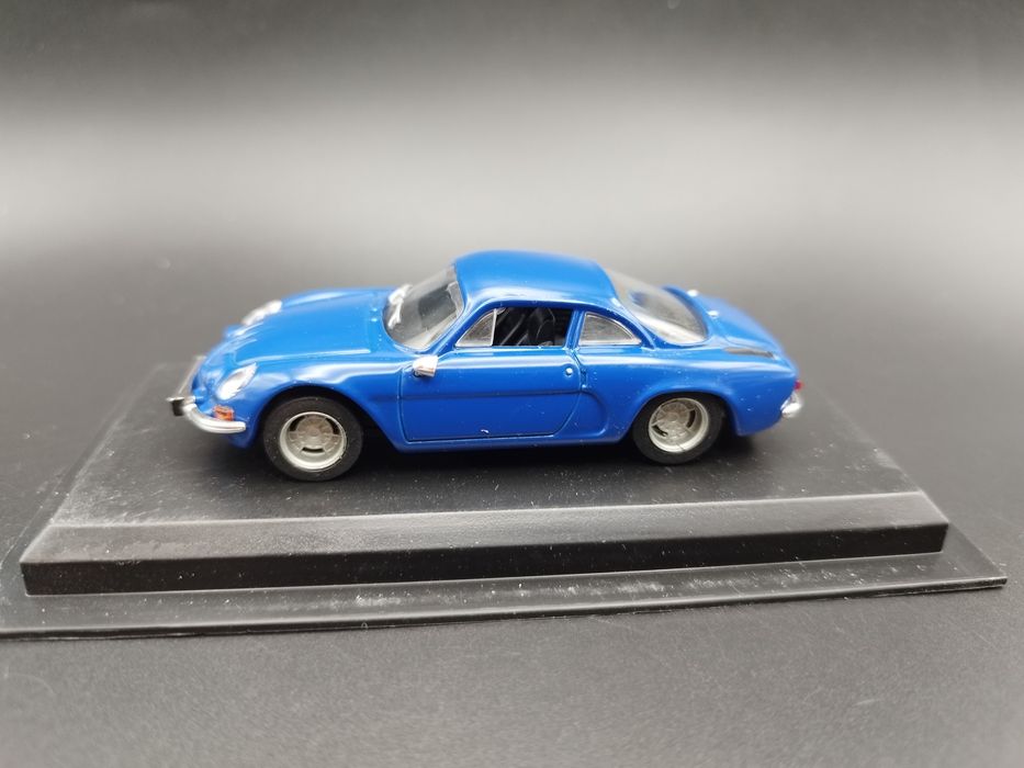 1:43 AmerCom 1969 Renault Alpine A110 model