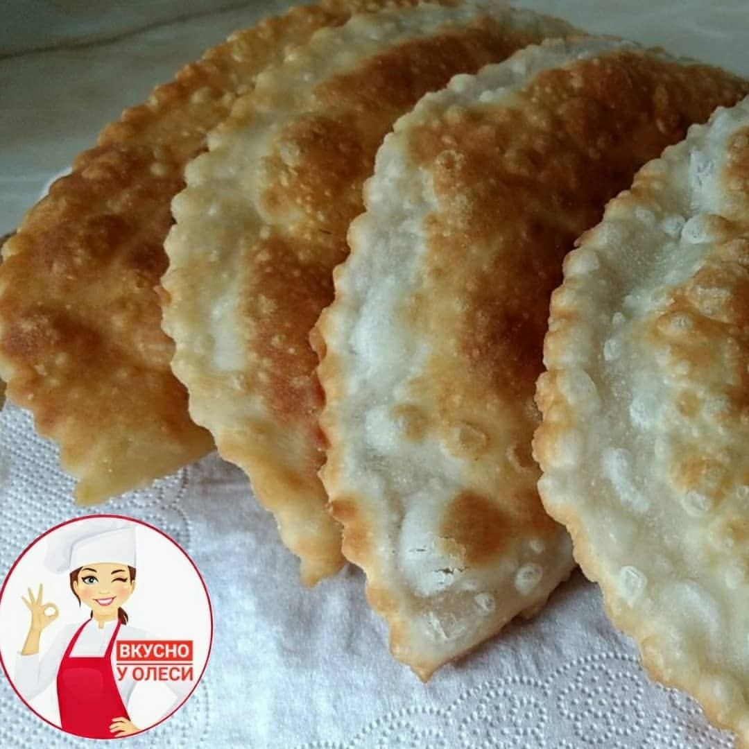 Пельмени, вареники,лапша,чебуреки.