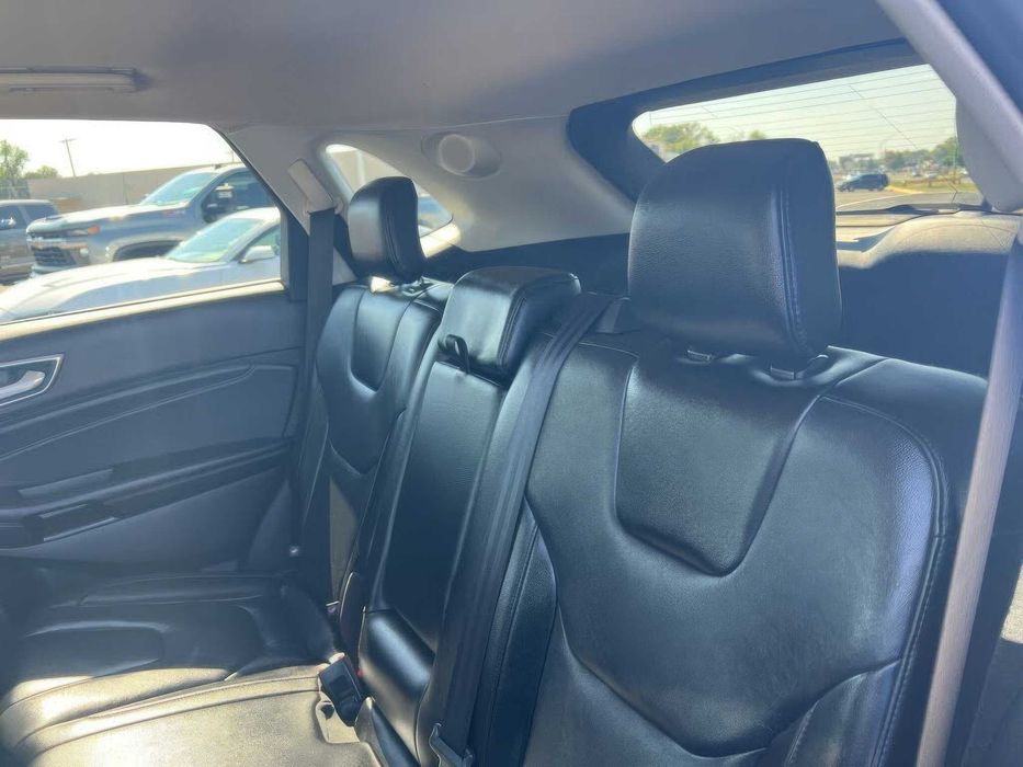 Ford Edge Titanium      2022