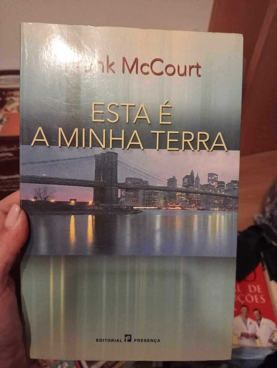 Livros variados em bom estado