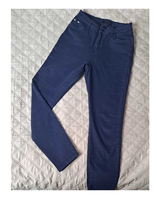 Granatowe spodnie z wysokim stanem Reserved