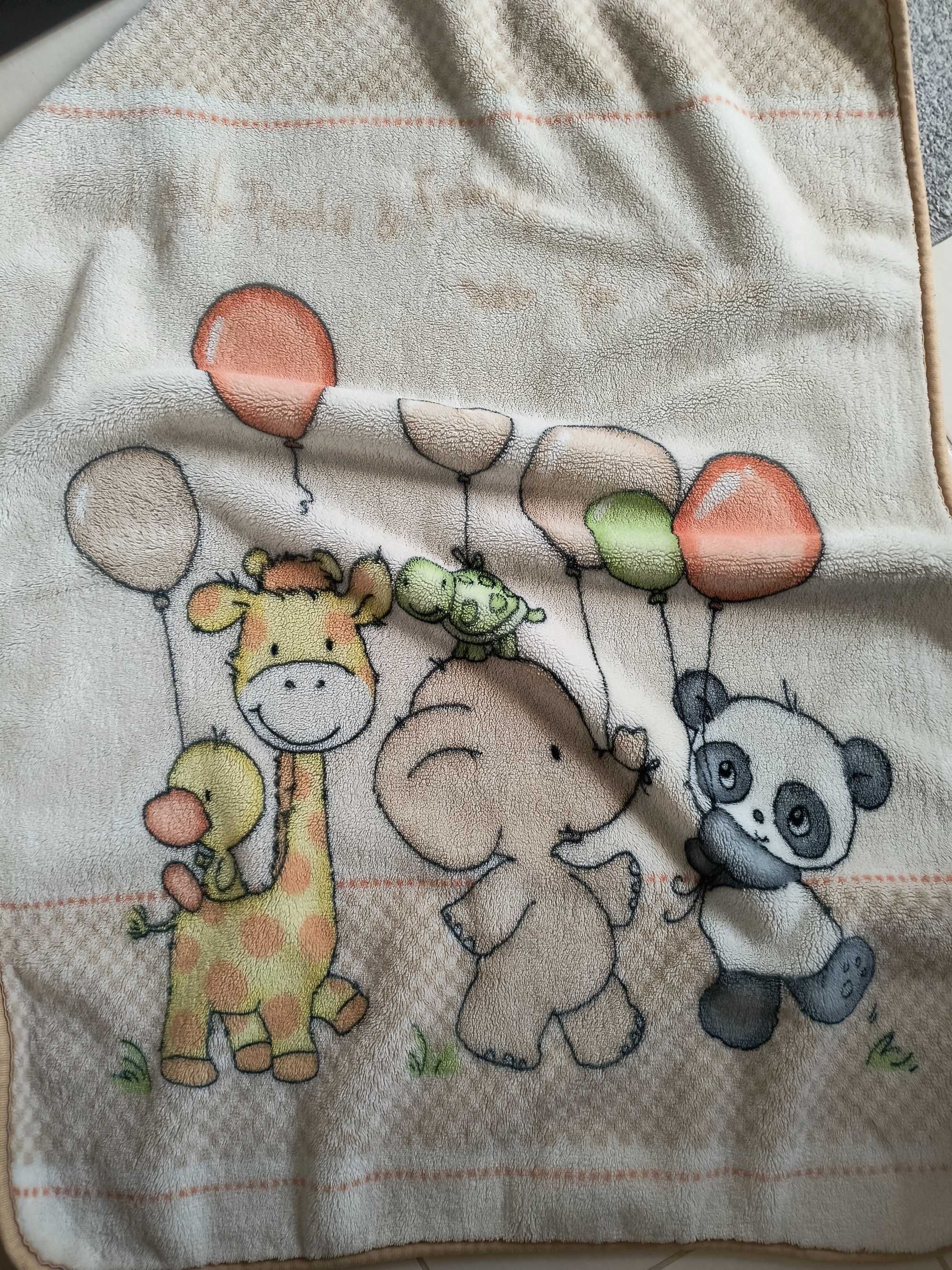 Gruby kocyk beżowy plus cienki gratis