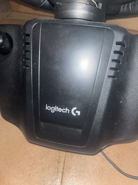 Volante e pedais logitech