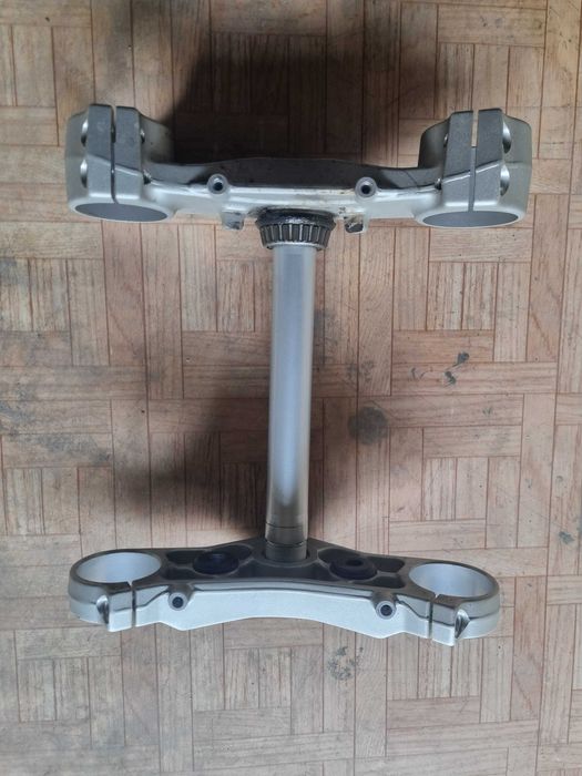 Półki zawieszenia KTM 690 Duke górne + dolne