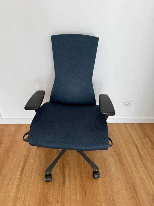 Herman Miller Embody - Sync Nightfall-Black
edition