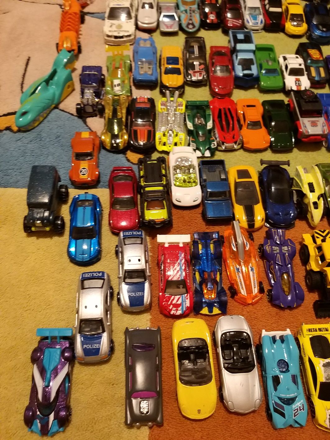 Колекція машинок "Hot Wheels" та  інші.
