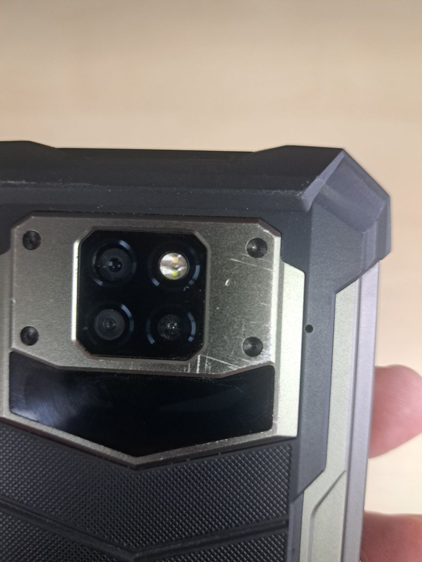 Doogee s88 pro у гарному стані.