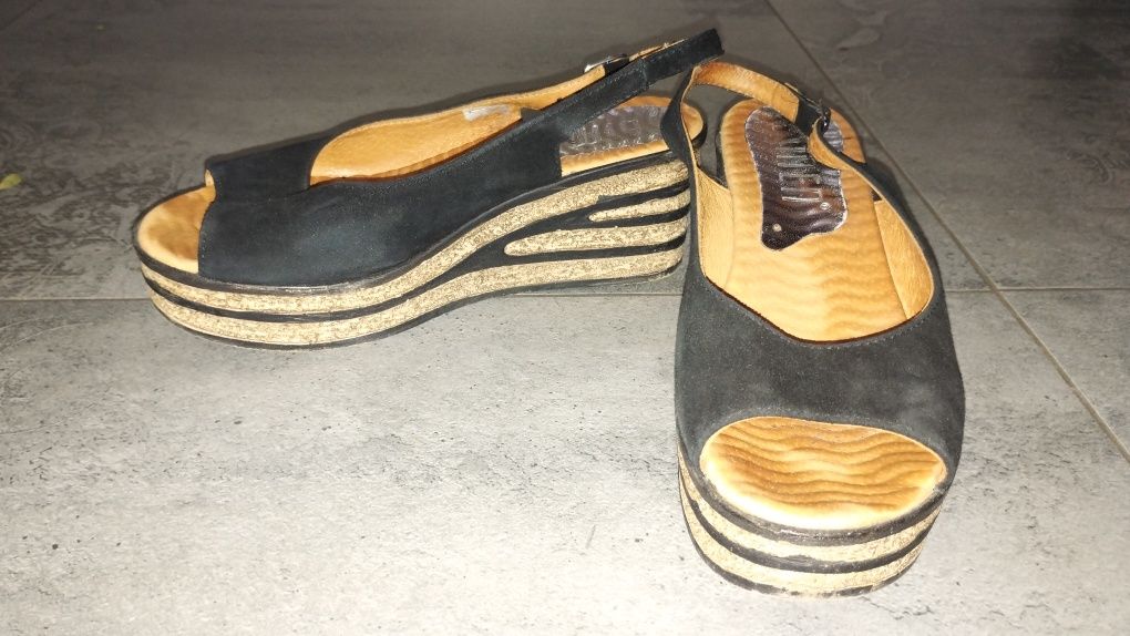Buty na platformie czarne pomarańczowe