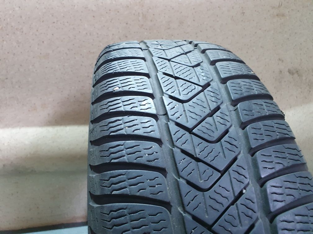 Pirelli Winter SottoZero 3 205/60R16