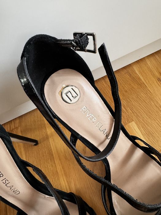 Чорні туфлі River Island