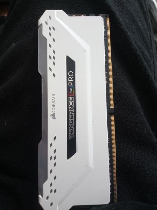 Corsair Vengeance RGB Pro White 16GB (2x8GB) DDR4