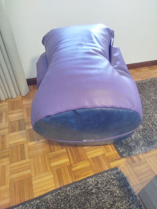 Puff roxo bom estado