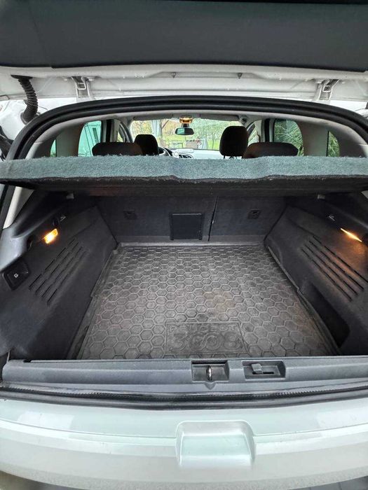 Peugeot 3008, гібрид, дизель, мотор 2.0, кінець 2013 рік