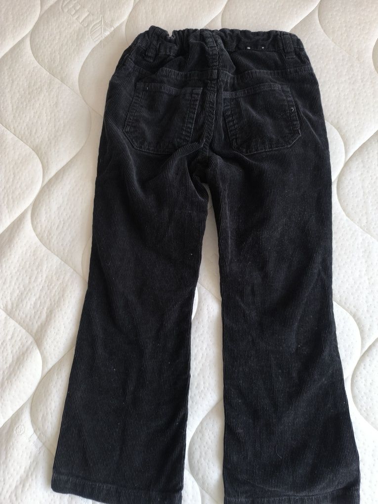 Spodnie sztruksowe z serduszkami  h&m rozmiar 5-6 lat